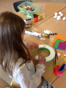 Basteln mit Kindern in der Ganztagsbetreuung Wiehl